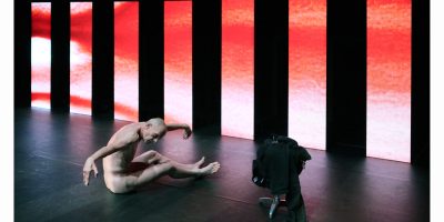 L’acteur et auteur Gerardjan Rijnders dans Torse, de Rob de Graaf, m.e.s. Roy Peters, 2017 ©Sanne Peper