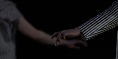 Quelqu'un va venir, m.e.s Motoi Miura, creative studio Chiten, Japon, 2021 © Ryoichi Kawajiri