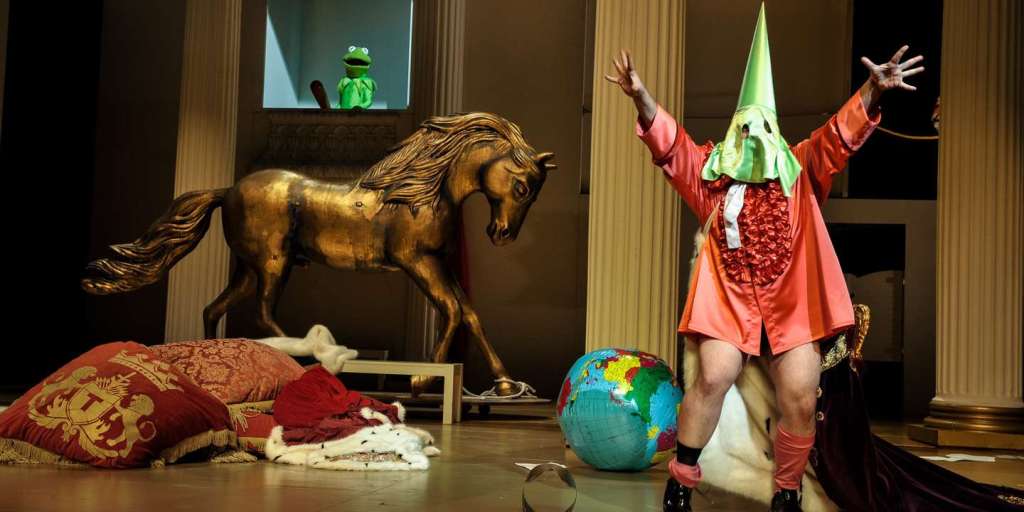 « Am Königsweg » (« Sur la voie royale »), d’Elfriede Jelinek, mise en scène par Falk Richter à l’Odéon-Théâtre de l’Europe © Declair