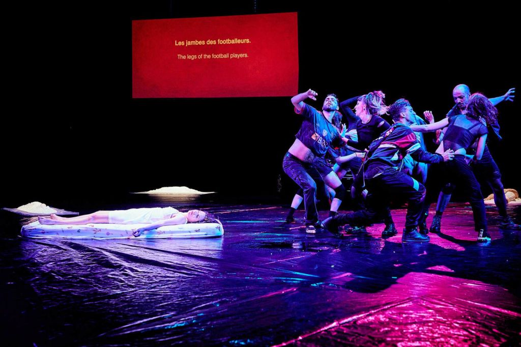 A Noiva e o Boa Noite Cinderela, Capítulo 1 da Trilogia Cadela Força, Carolina Bianchi et Cara de Cavallo, Festival d’Avignon, 2023 © Christophe Raynaud De Lage